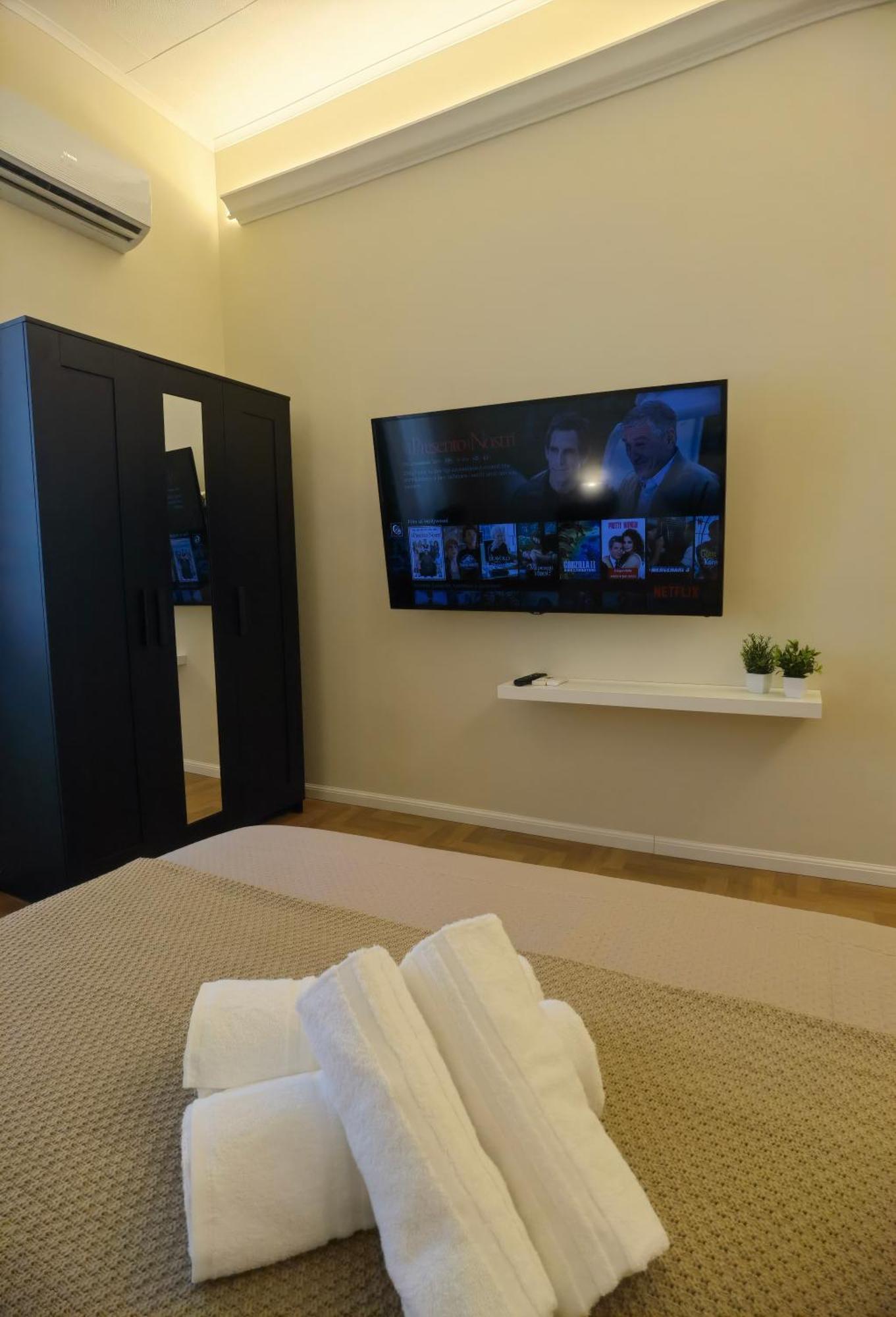 Metro Lodi Apartment โรม ภายนอก รูปภาพ