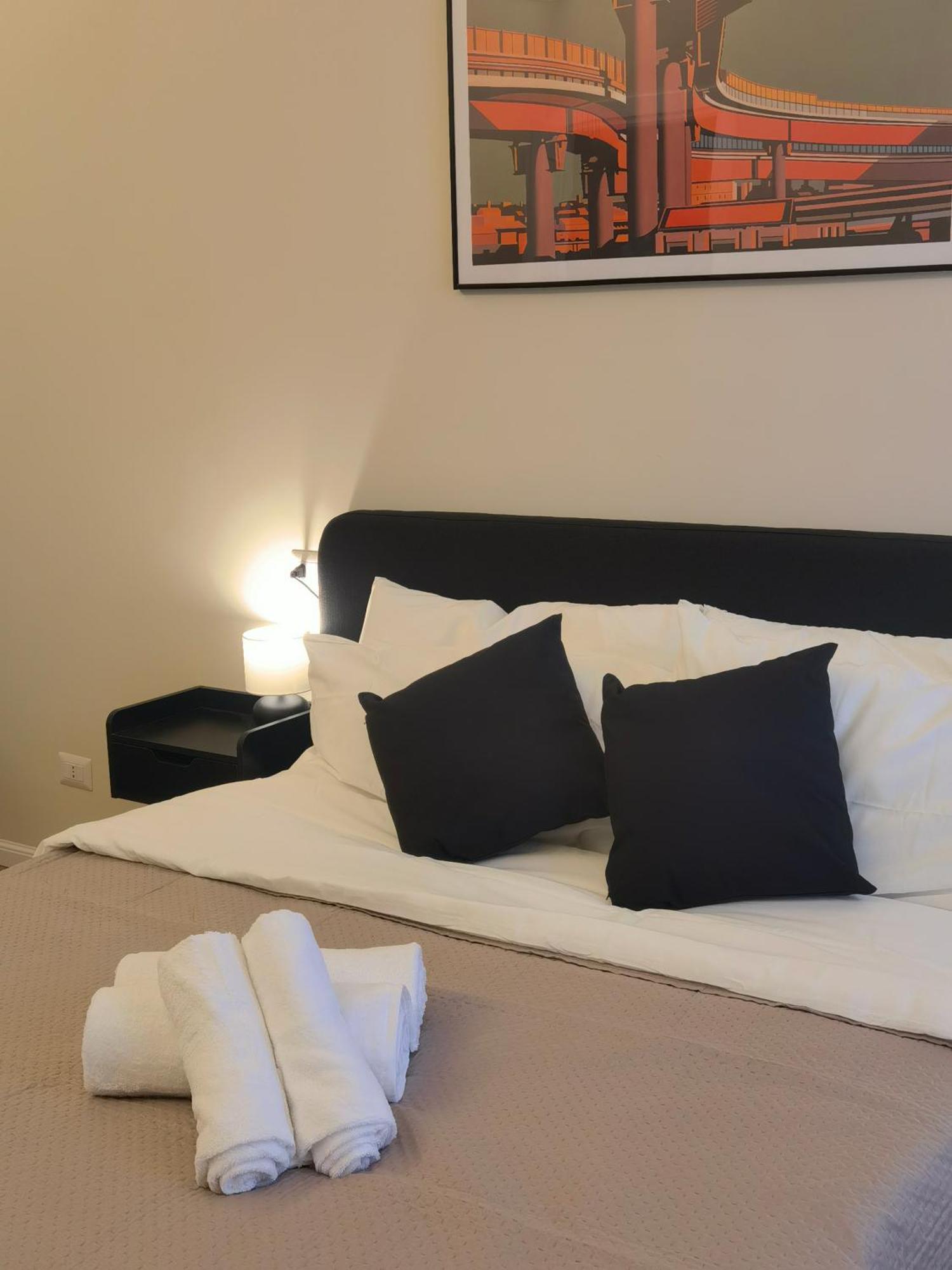 Metro Lodi Apartment โรม ภายนอก รูปภาพ