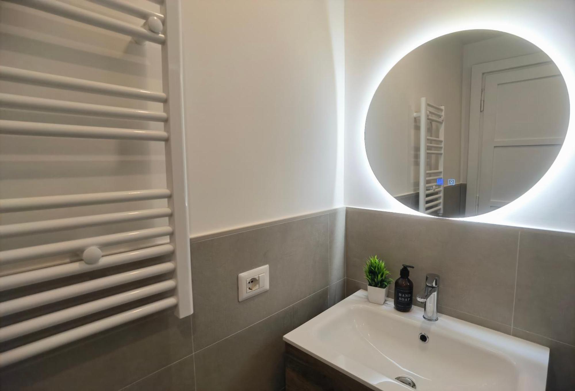 Metro Lodi Apartment โรม ภายนอก รูปภาพ